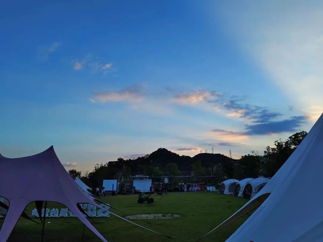 A feast under the sunset-Outdoor Camping Team Building Night(图2)